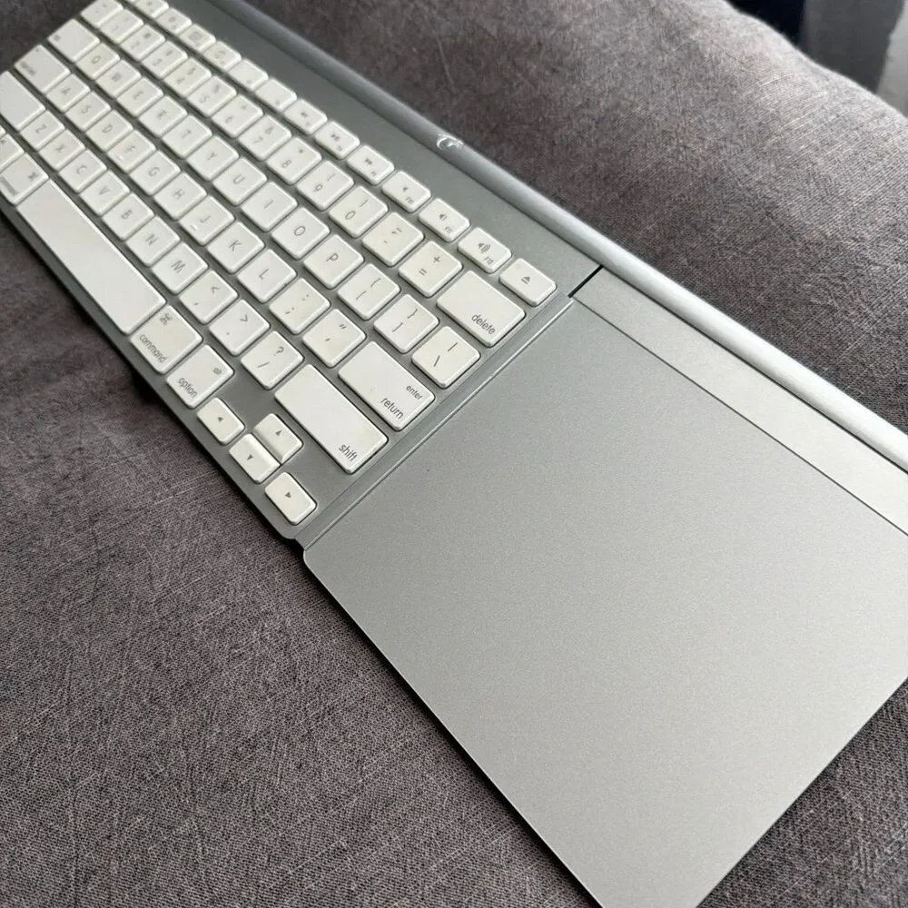 Apple genuine wireless
